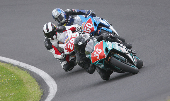 Carl Nelson #5 - Mark Lister #29 - Kierran Blair #50 MRO Superstock 1000.
