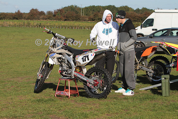 IMG_6025 Simon Bland pits