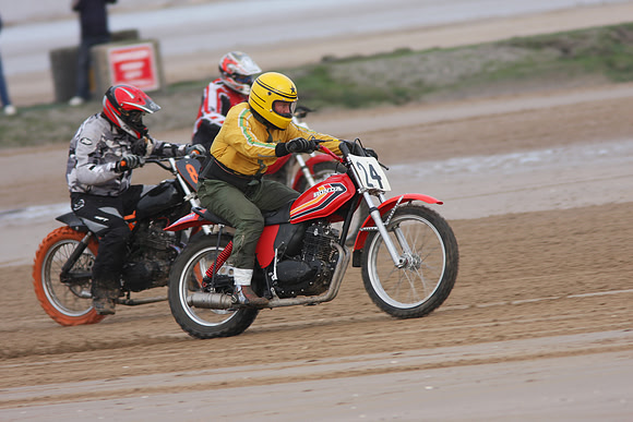 #24 Neil Tuxworth at start